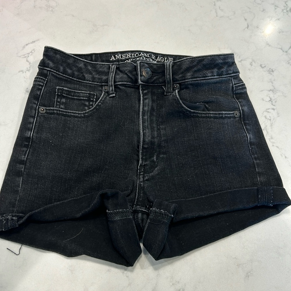 American Eagle Super High Rise Shortie Black Shorts Size 2